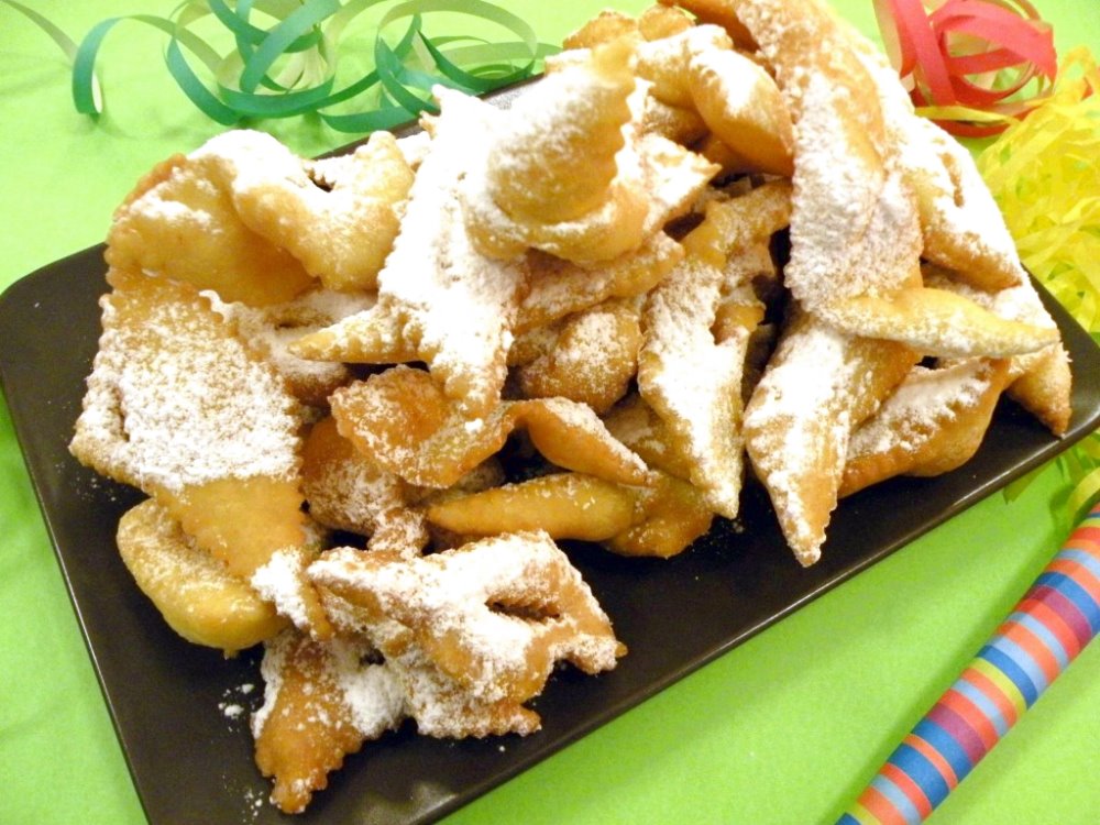 DOLCI TOSCANI
Cenci di Carnevale